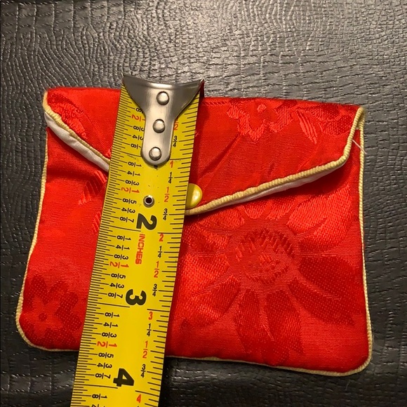 Vintage keepsake or jewelry pouch - Picture 5 of 11